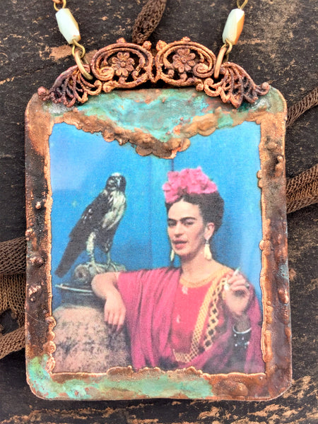 Frida Kahlo Raptor-Cigarette Necklace